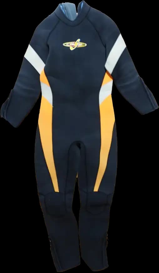オレンジ色のラインが入った黒のウェットスーツ